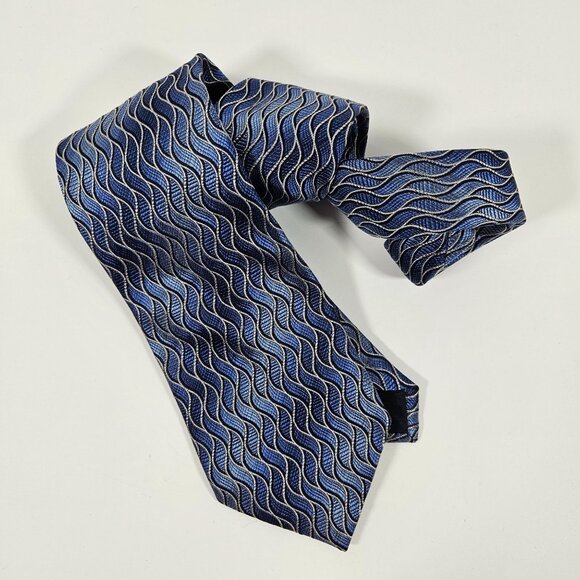 Chiavari Made In Italy Silk Necktie Classic Blue & Silver Wavy Pattern Tie - Picture 8 of 8